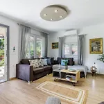 Vilă Karderina Cozy By The River Skopelos