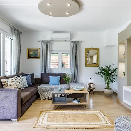 Vila Karderina Cozy By The River