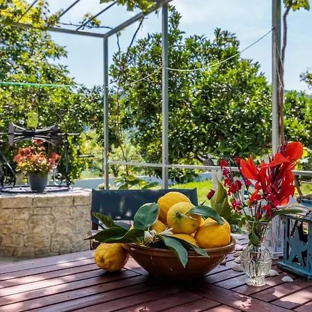 Karderina Cozy By The River Vila