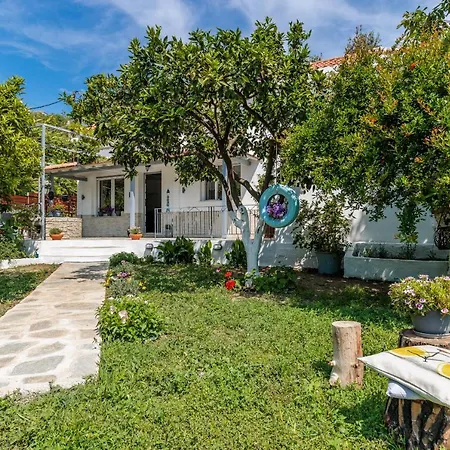 Karderina Cozy By The River Vila